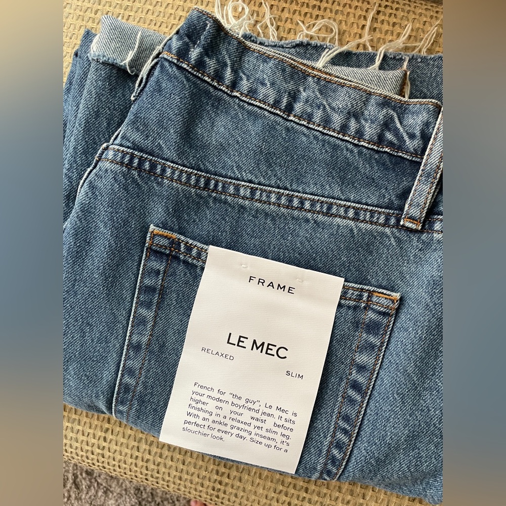 FRAME Le Mec relaxed boyfriend raw hem jean